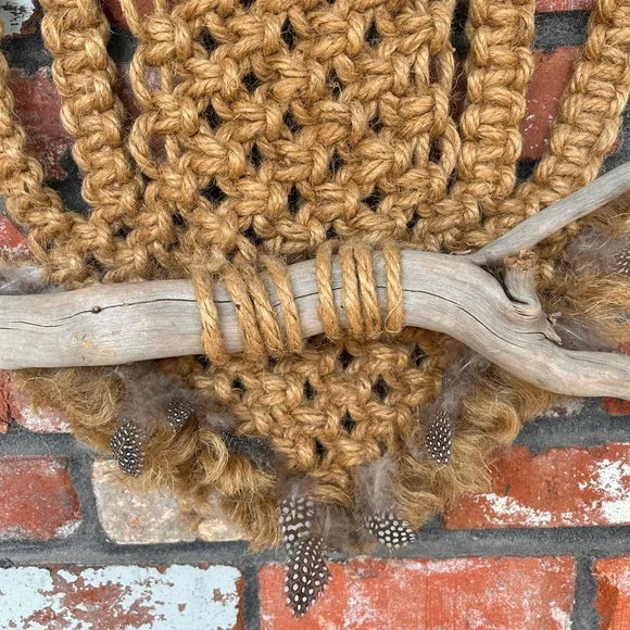 Large Vintage 70s macrame Owl with driftwood pieces - Picture 5 of 8